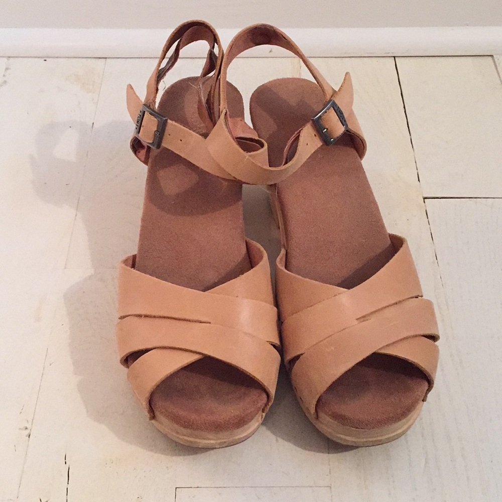 Toms wood heeled sandals